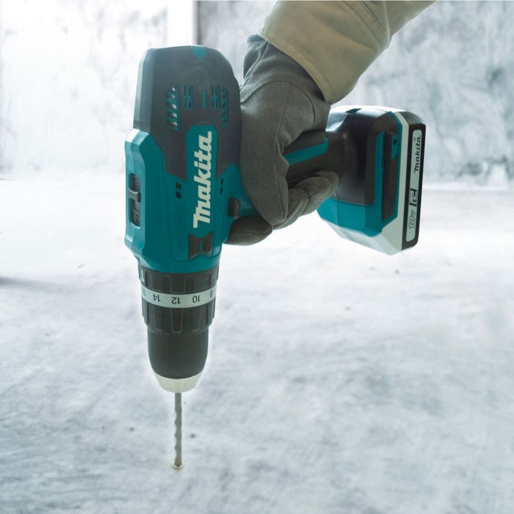 Parafusadeira E Furadeira Impacto 18V Makita - Bivolt