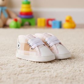 Tênis Bebê Menina Xadrez 0 a 8 Meses Yoyo Baby Rosa Claro